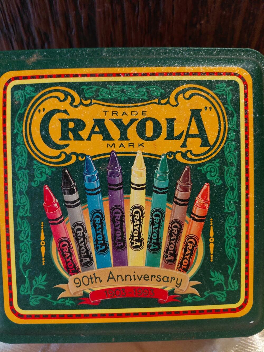VINTAGE 1993 CRAYOLA CRAYON TIN